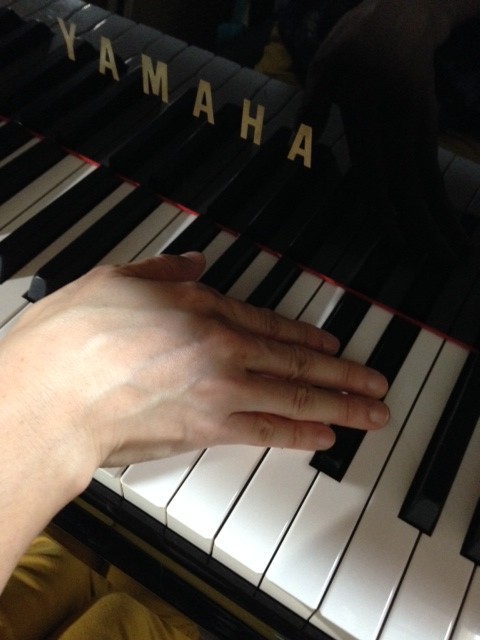 グリッサンド ピアノ ピアニストの爪の手入れとは？ネイルやマニュキュアは禁止?